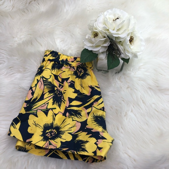 DesiSanchez12's tweet photo. So good I had to share! Check out all the items I'm loving on @Poshmarkapp #poshmark #fashion #style #shopmycloset #tobi #jcrew: https://t.co/XQFYxmDWpP https://t.co/ufrTgheLV1