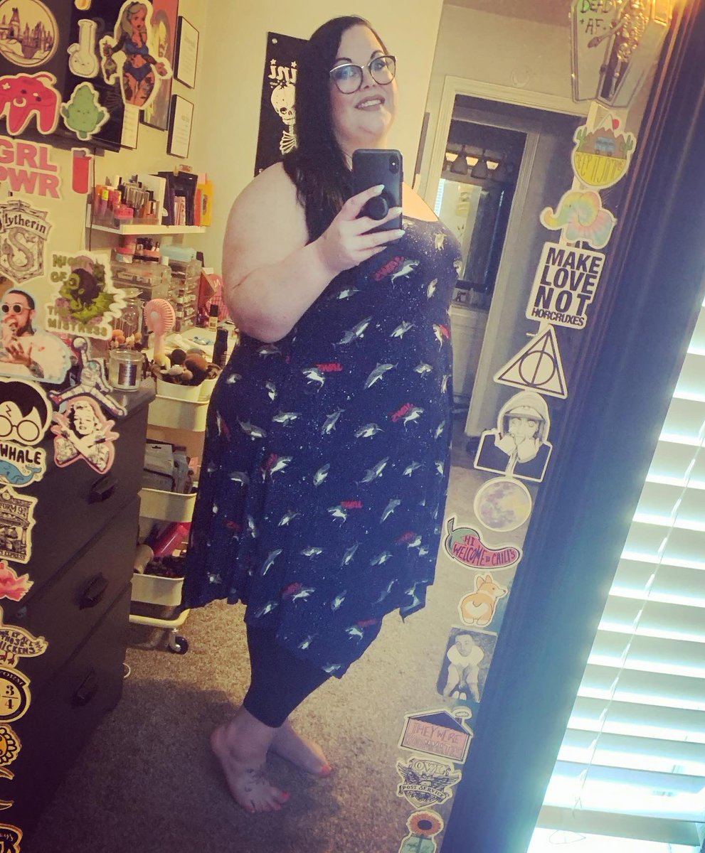 SunnySummers18's tweet photo. So in love with my Jaws dress from @torrid 🖤🦈
#bodypositive #bodypositivemovement #bodypositivitymovement #bodypositivity #fat #effyourbeautystandards #fatisnotaviolation #fatgirl #fatvanity #fatpositive #fatshion #plussizefashion #plussizestyle #plussizeblogger https://t.co/NnfrO4u8SQ