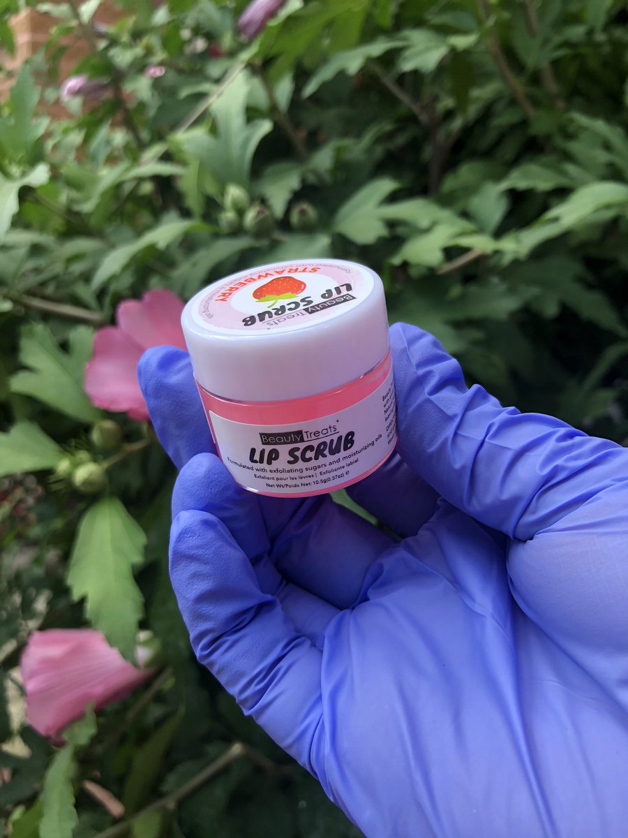 LuxeGlamour1's tweet photo. Shop our newest Lip Care Collection! The ultimate lip care kit is available for only $14.99✨🛍
#lipcare #lipscrub #perfectlips #explore #smallbusiness #newlaunch #cosmetics #snatchedlips #chicagobased #vegan #crueltyfree https://t.co/dCAcTluPd5