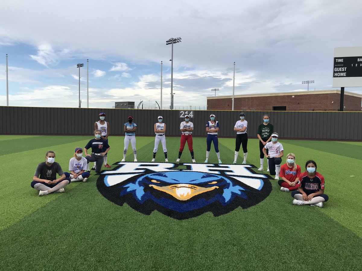 RockHillSBall's tweet photo. Today was HISTORY in the making: Started BUILDING A LEGACY with our 1️⃣st official 🥎SKILLS🥎 practice at ROCK HILL!! #surreal #beautifulandblessed
#💙turffield💙 https://t.co/7tmV6r84sQ