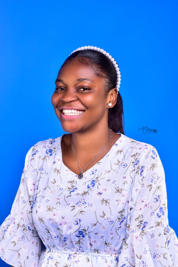 Sebosa2011's tweet photo. Happy Birthday Stephanie Adjoyo Mansa 🙍🏼. Always remember how much you are loved 😘❤️💖by the SEBOSA 👨‍👩‍👧👬👭👩‍❤️‍👩fraternity around you. Here’s to another year of having fun &amp; being fabulous! 🥂🎂 Enjoy this special day our friend and sister.
We love you🍎❤️🍏.
#SEBOSA2011 https://t.co/EY2USiSJV3