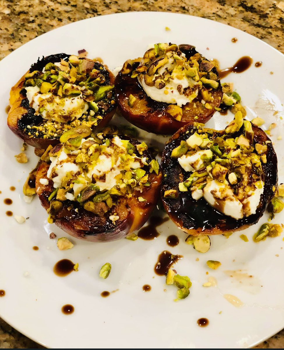 TheFoodie8's tweet photo. #SquashBlossoms #StuffedWithMascarponeCheese #PankoCrusted #LightlyFried #BalsamicGlazeReduction #DinnerIsServed #PGHFood #TrueCooks #PureDeliciousness #HotTownSummerInTheCity 👌👌 https://t.co/iiw9MzDolN
