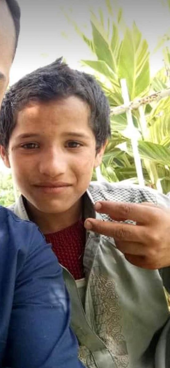 aftabalikhan072's tweet image. #ripcommando
رزق حلال کمانے کی خاطر کبھی ٹوفیاں بھیجتا تھا تو کبھی وزن چیک کرنے والے مشین سے اپنی دو وقت کی روزی کماتا تھا، ہم سے ہمیشہ کیلئے جدا ہوگیا۔ کمانڈو، آپ نے یونیورسٹی کو ایک رونق بخشا تھا۔ یونیورسٹی کی راہیں آپ پر آباد تھی۔ یونیورسٹی کی راہیں اب ویران ہوگی کمانڈو۔