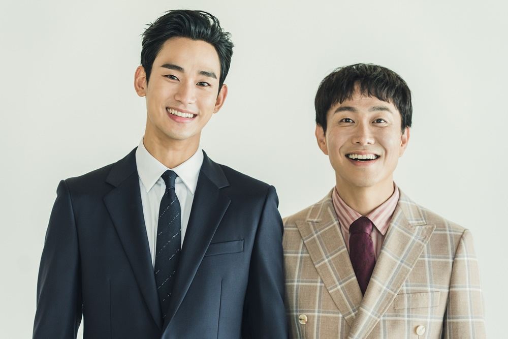 theseoulstory's tweet photo. 📸 It's Okay Not To Be Okay family photos! https://t.co/e1paKUVyeg