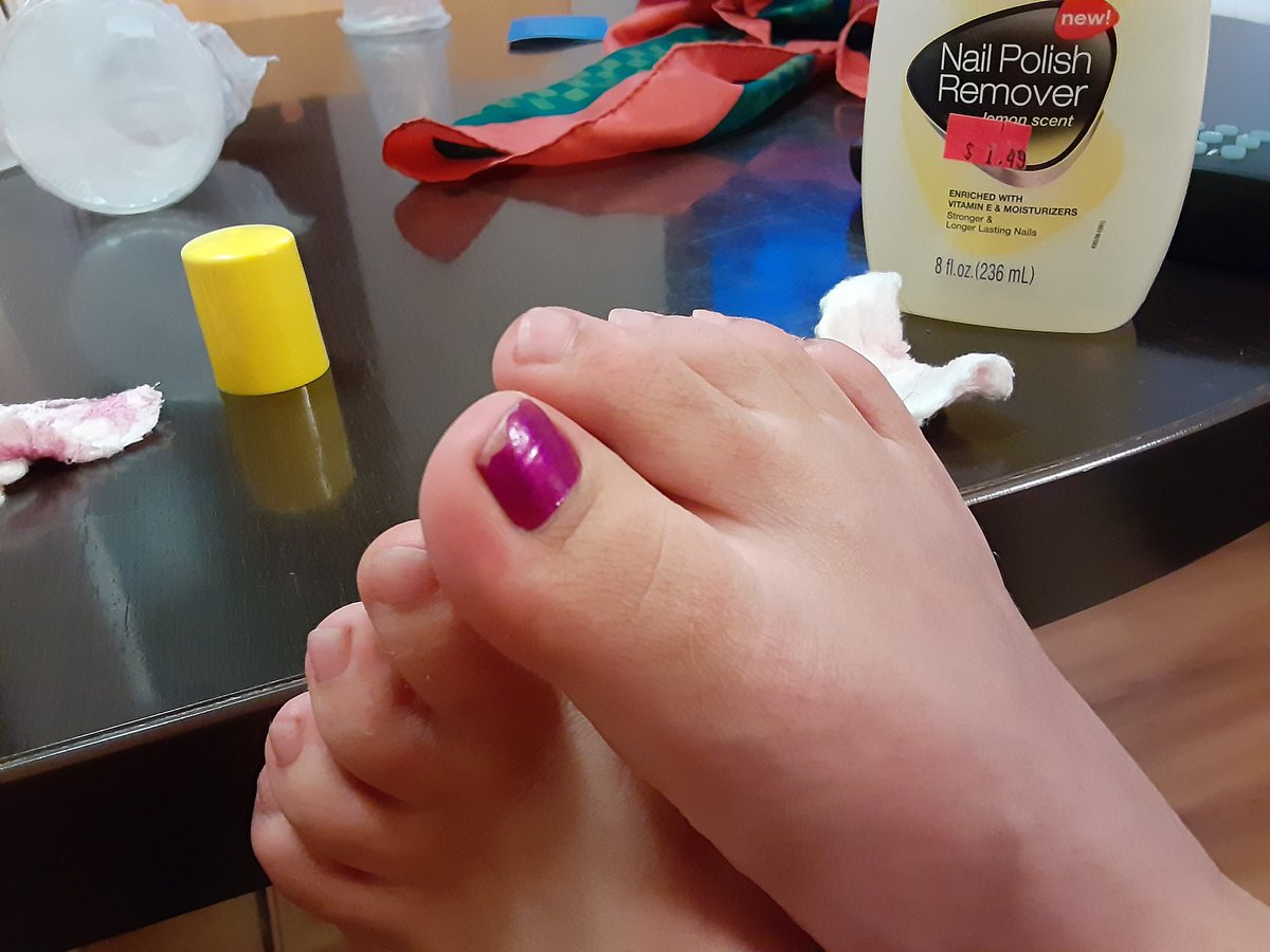 MissNikkiFindom's tweet photo. Say bye to purple! 😅
Do you like bare toenails? https://t.co/HjTeEHU1HR