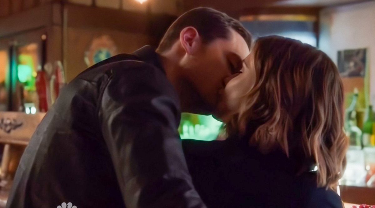 LinsteadBest's tweet image. “do you wanna hold my hand in public now?”
[...]
“or that”