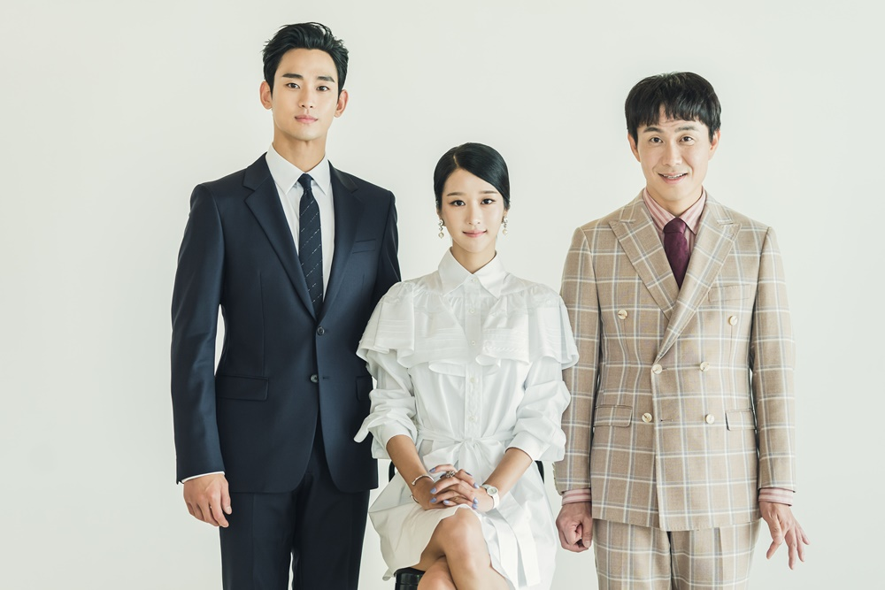 theseoulstory's tweet photo. 📸 It's Okay Not To Be Okay family photos! https://t.co/e1paKUVyeg