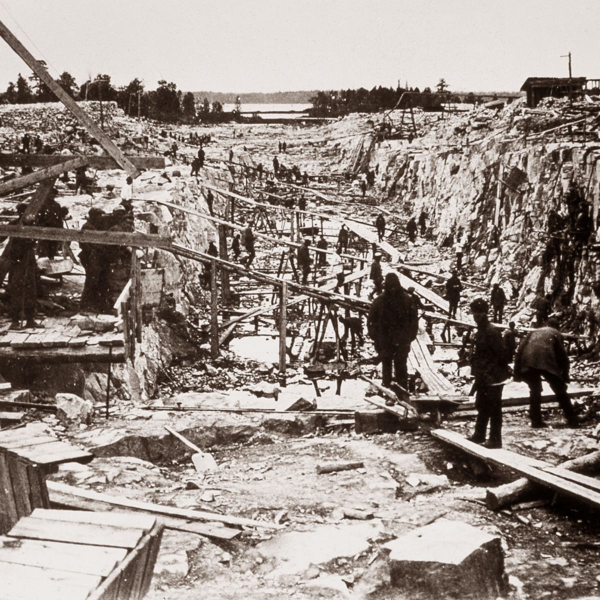 But the pétite bourgeois is in eternal revolt. Revolt against the Church with its old and superstitions. Revolt against the economic system because tycoons have bested them. Revolt against the Regime because why should a journalist be lesser than a man who was born for his job?