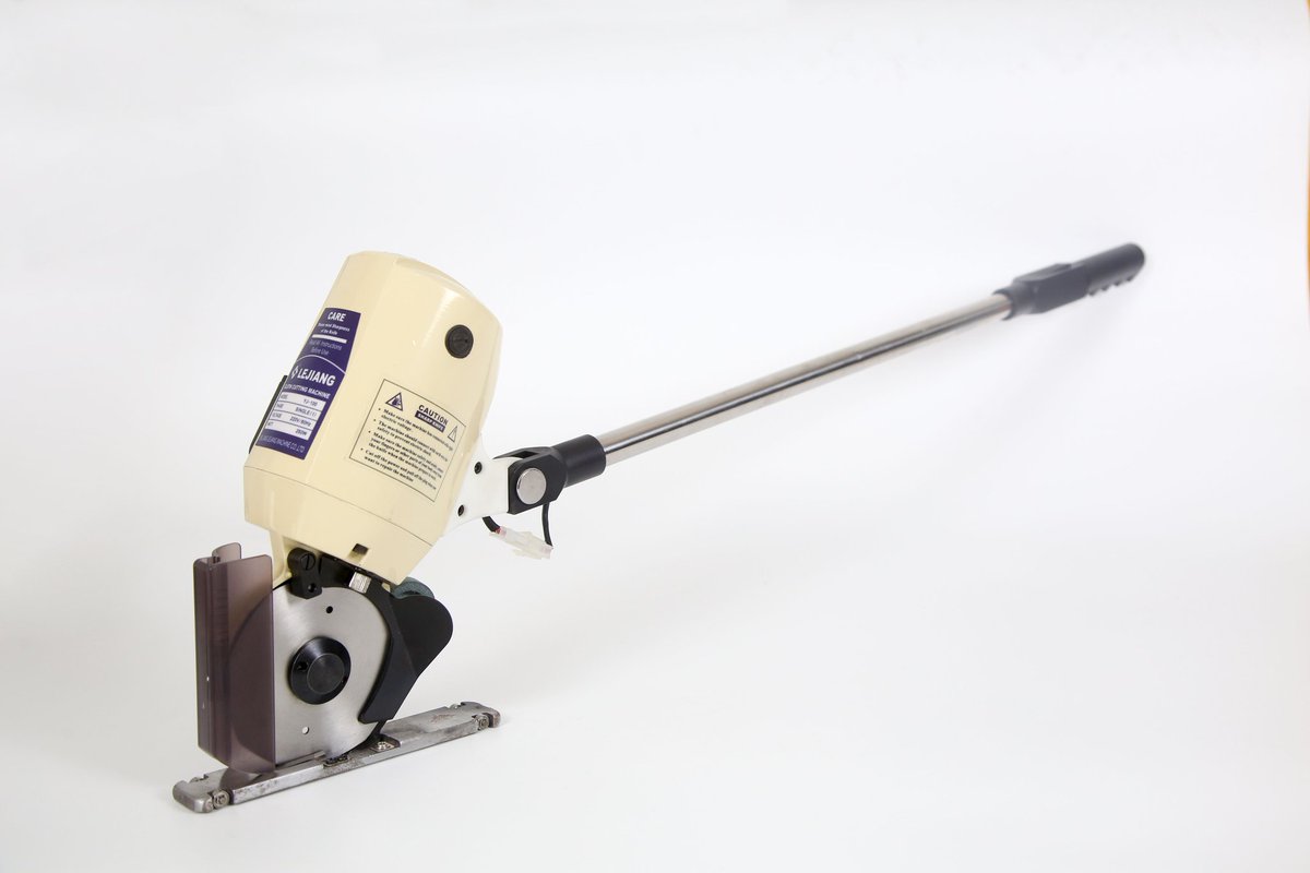 LejiangMachine's tweet image. Lejiang YJ100L cloth cutting machine with long handle