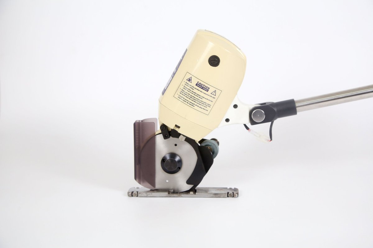 LejiangMachine's tweet image. Lejiang YJ100L cloth cutting machine with long handle