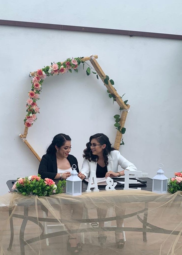 alondrampe's tweet image. Dicen que cuando conoces al amor de tú vida el tiempo se para.. y es verdad. 
Legalmente mía. 
Te amo mis ojitos. 💍♥️