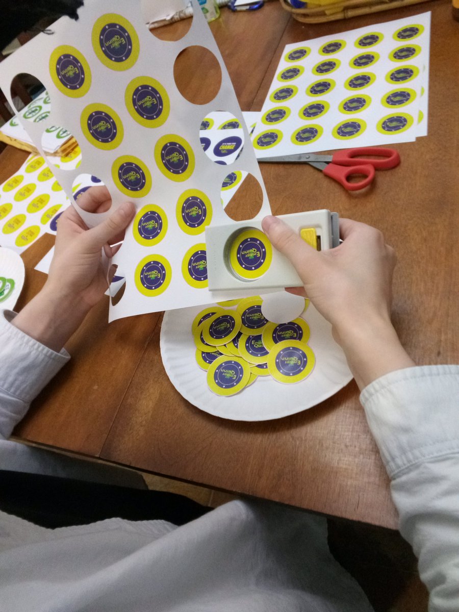 quinn_ember's tweet photo. Campaign buttons!!! https://t.co/L9SfmFoXNd https://t.co/gSeIvmACe9
