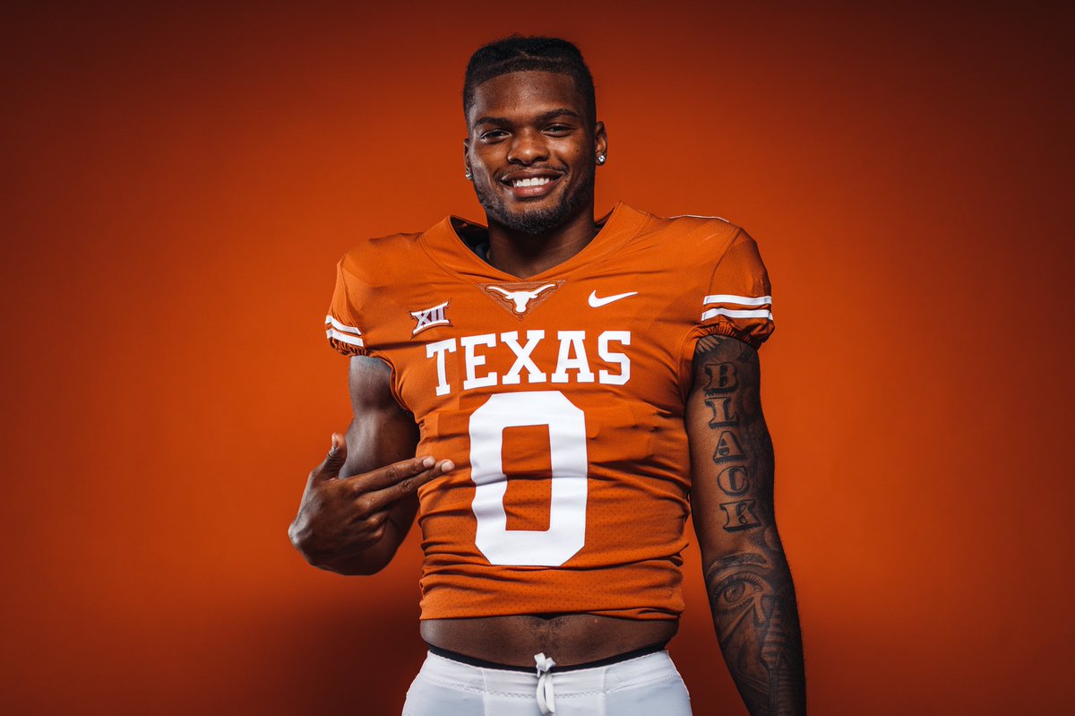 TexasFootball's tweet photo. Different kind of year. Different kind of number. Tarik Black - 0 🤘

#ThisIsTexas #HookEm https://t.co/5zxg18ZG3C