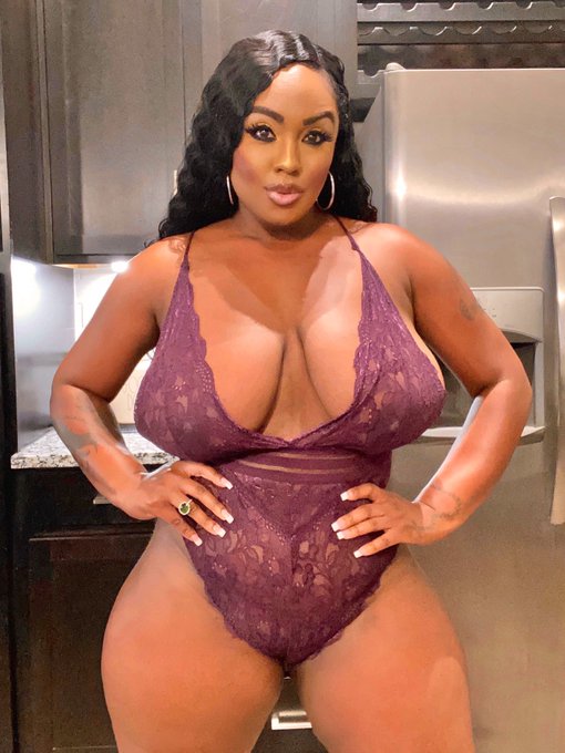 Decided to switch it up 😏 #longhair #tuesday #TacoTuesday https://t.co/7JOFra1Jqo https://t.co/iBJYV<a href="/tag/longhair"class="tags">#longhair</a><a href="/tag/tuesday"class="tags">#tuesday</a><a href="/tag/tacotuesday"class="tags">#TacoTuesday</a>