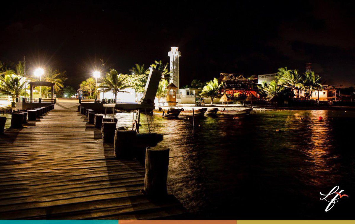 Les dejo esta postal y con ella mis deseos de un descanso reparador.
Buenas noches! 
#JuntosSaldremosAdelante 
#YoMeQuedoEnCasa