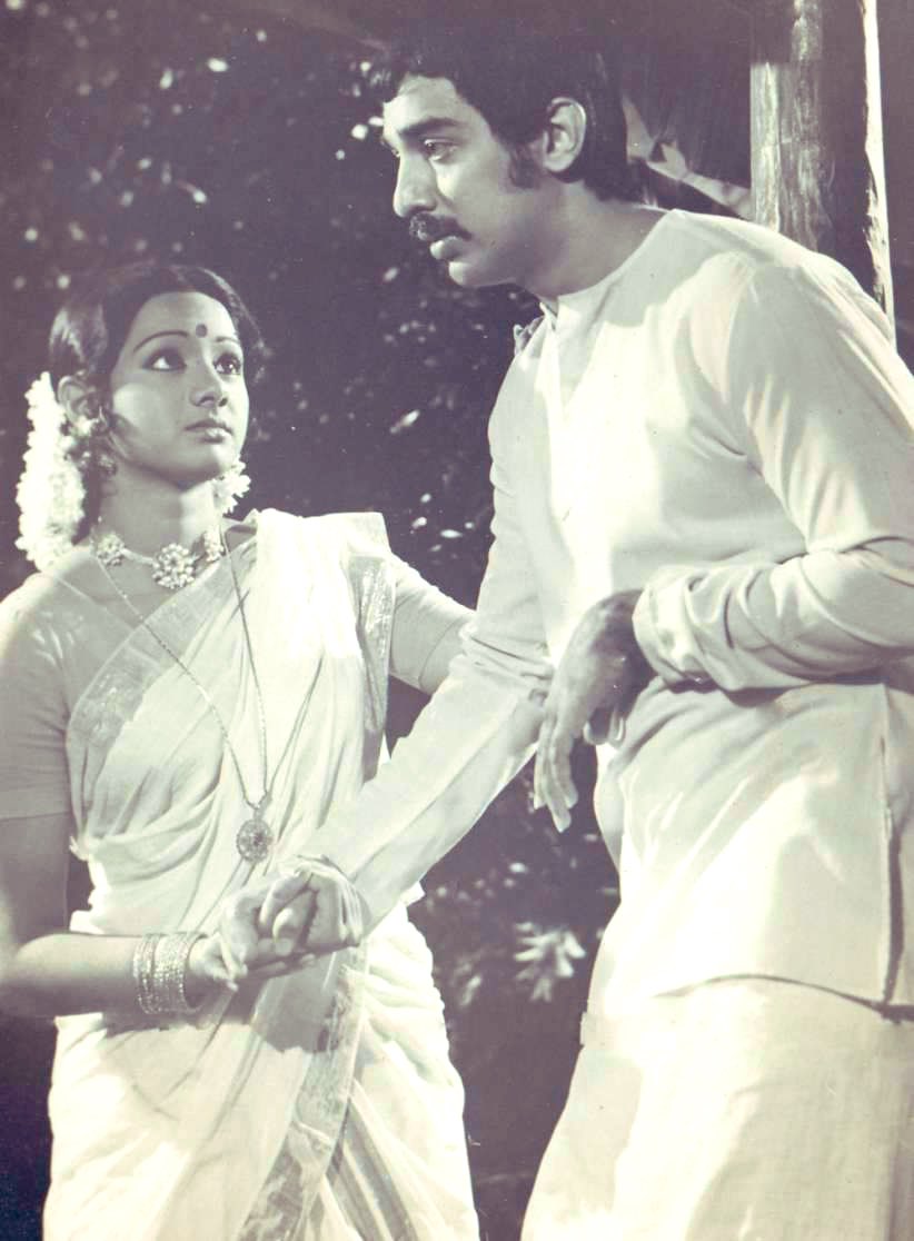 PLCBABU's tweet image. #43YearsofNirakudam 29/07/1977 Malayalam directed by #ABhimsingh musical by #JayaVijaya and produced by #Baby. #KamalHaasan, #Sudheer, #Sridevi, #Sukumari, #AdoorBhasi #KaviyoorPonnamma .Remake of Tamil classic #BhaagaPirivinai, directed by #Bhimsingh himself,with #SivajiGanesan.