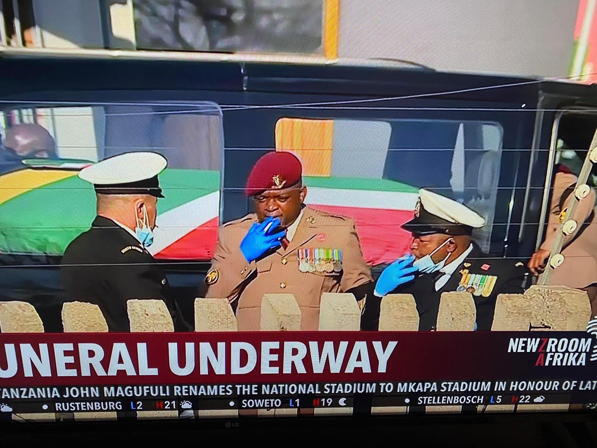 MandlaMhlanga_'s tweet image. Dear President Cyril Ramaphosa I have a small ask, where did they get the Cigarettes?