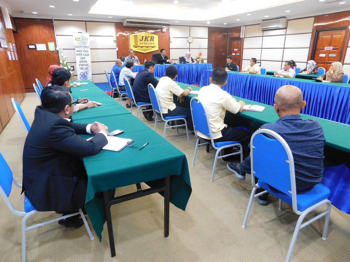 JKRKESEDAR's tweet photo. Penutupan Audit Pemantauan ISO 9001:2015 oleh @SIRIM_Berhad  
0 NCR &amp; 4 Ofi dikeluarkan. Terima kasih semua atas kerjasama yg diberikan.

@Irshukriishak @Mazlan_Makhtar @sifu7959 @1ukmanhakim @JKRMalaysia @IrZulkefly @MOWorks https://t.co/Od9iLhPvvv