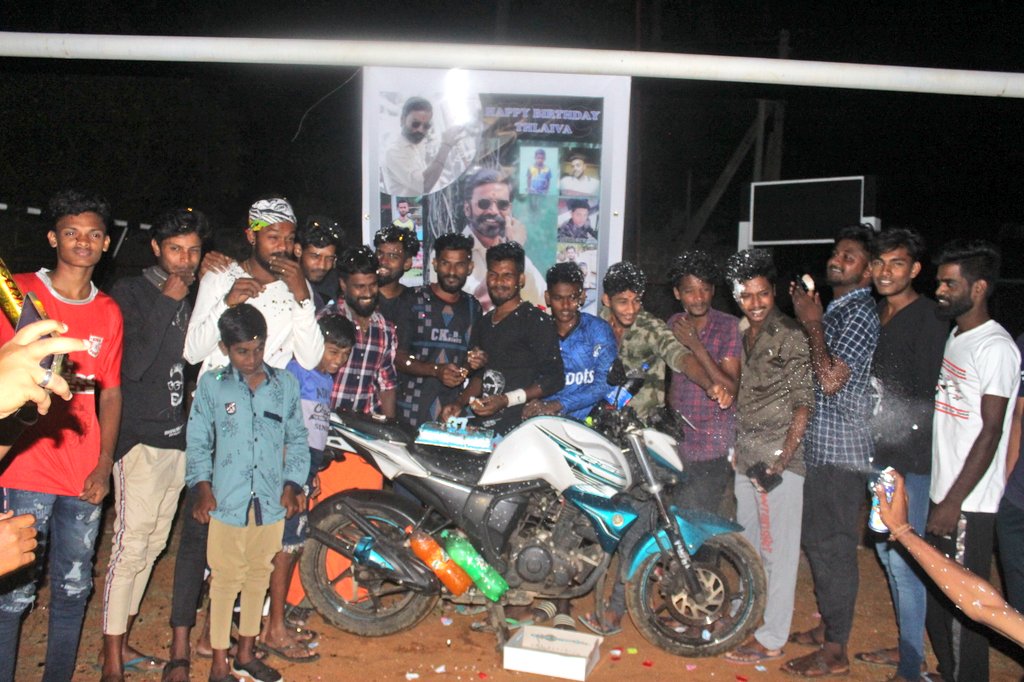 rsubeshan's tweet photo. Thalaivar @dhanushkraja birthday celebration 2k20 🔥🔥🔥🔥🔥🔥🔥🔥🎂 https://t.co/lvBrX1SKvf