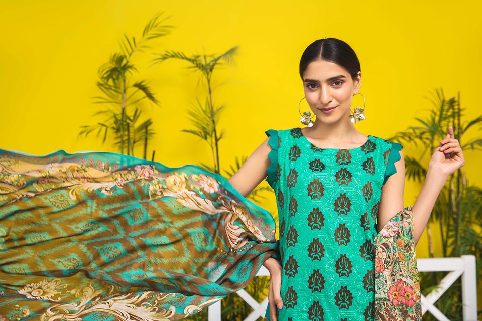 ZVbrand's tweet image. ZEEVARO brings sleek designs &amp;amp; delegate embroideries that make you stand out this season. Order now from our website or contact us directly on our FB page.  

#SAWANcollection #BrandZeevaro #Zeevaro #ZeevaroFabric