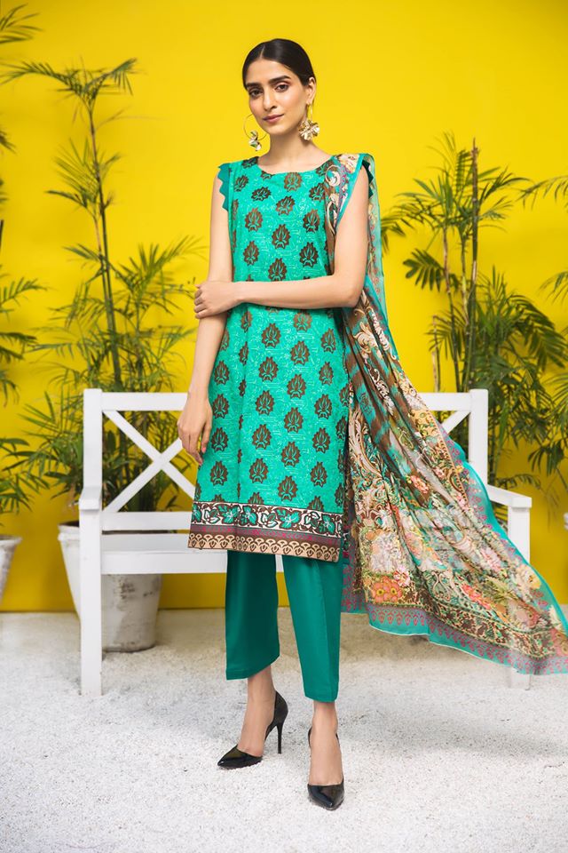 ZVbrand's tweet image. ZEEVARO brings sleek designs &amp;amp; delegate embroideries that make you stand out this season. Order now from our website or contact us directly on our FB page.  

#SAWANcollection #BrandZeevaro #Zeevaro #ZeevaroFabric