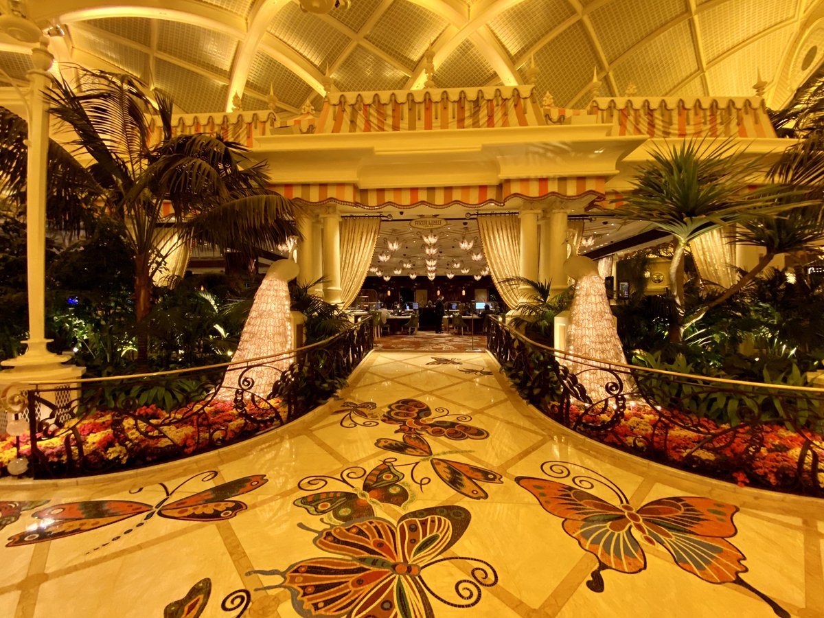 Encore III. Pits I’ve never seen closed, and bar top closed as well as part of phased rollback of bars in Nevada. &ndash; bei  Encore at Wynn Las Vegas