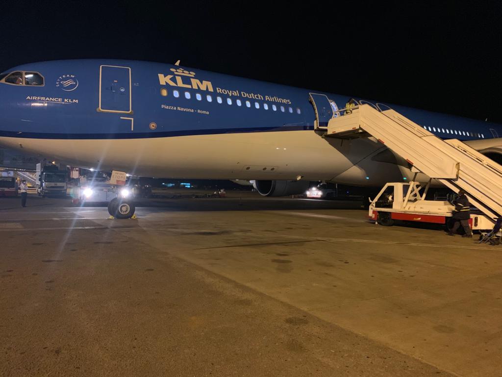 UgandaMFA's tweet photo. IN PICTURES: ARRIVAL OF UGANDAN NATIONALS & LEGAL RESIDENTS WHO WERE STRANDED IN THE BENELUX REGION & EUROPE DUE TO THE #COVID-19 PANDEMIC. THIS GROUP ARRIVED AT ENTEBBE AIRPORT YESTERDAY 28 / 7 / 2020 ABOARD #KLMAIRLINES
#WelcomeHome #MOFADelivers #StaysafeUG #RepatriationUG https://t.co/I1vcUXe1Io