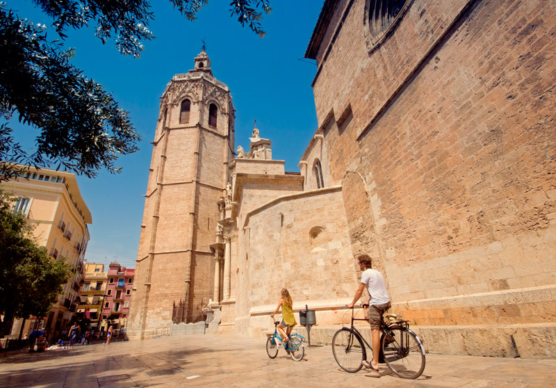 🚴‍♀️🚴‍♂️#Valencia es una ciudad #bikefriendly y a nuestros travellers les encanta recorrerla en bicicleta. ¿Te apuntas? 

ℹ️Toda la información aquí: visitvalencia.com/que-hacer-vale…

#PonteEnModoValencia #ModoValenciaON