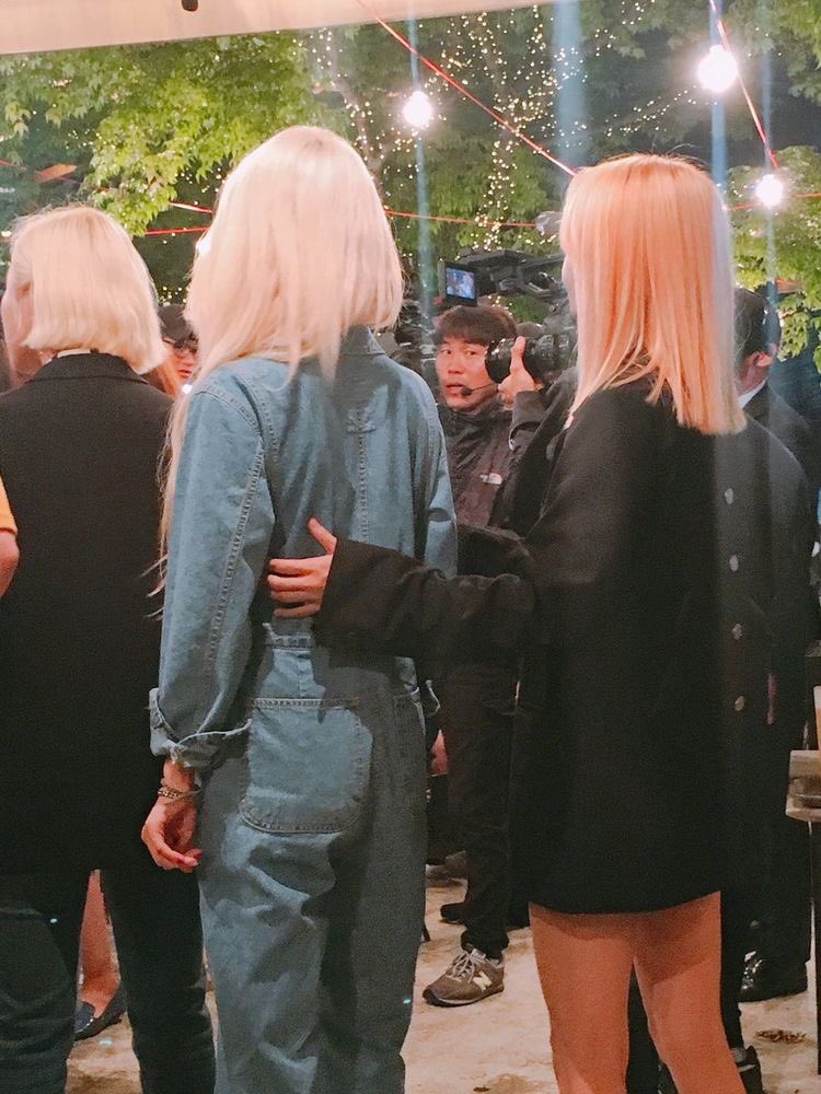 32- Moonsun como una pareja normal en público y en cualquier lugar