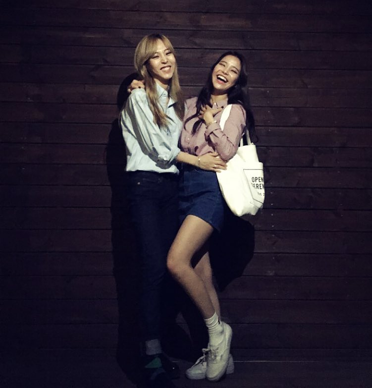 25- Nadie:Moonsun sacandose estas fotos: