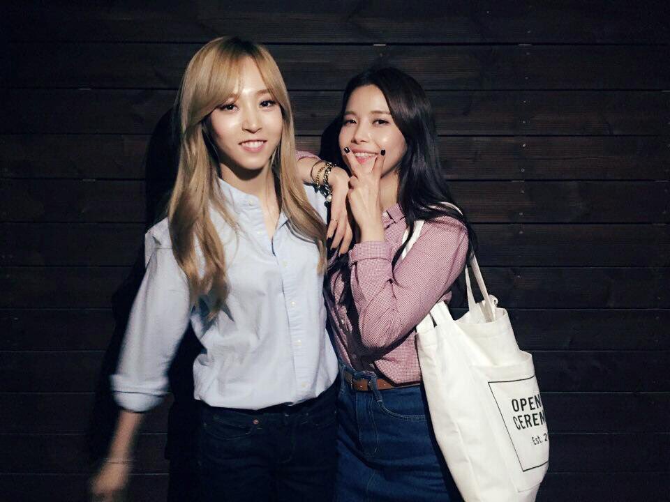 25- Nadie:Moonsun sacandose estas fotos: