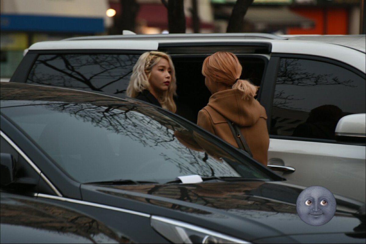 32- Moonsun como una pareja normal en público y en cualquier lugar