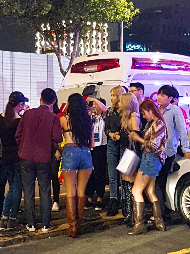 32- Moonsun como una pareja normal en público y en cualquier lugar