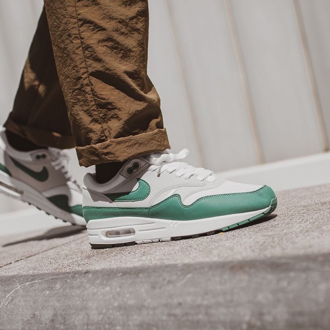 Diakritisch los van Autorisatie Inside Sneakers on Twitter: "Release Date : July 30, 2020 Nike Air Max 1 Evergreen Aura https://t.co/QIt05eJt04 Credit : FootPatrol — #nike #airmax #sneakerhead #sneakersaddict #sneakers #kicks #footwear #shoes #fashion #style https://t.co/BTye5J93eg" / Diakritisch los van Autorisatie Inside Sneakers on Twitter: "Release Date : July 30, 2020 Nike Air Max 1 Evergreen Aura https://t.co/QIt05eJt04 Credit : FootPatrol — #nike #airmax #sneakerhead #sneakersaddict #sneakers #kicks #footwear #shoes #fashion #style https://t.co/BTye5J93eg" /