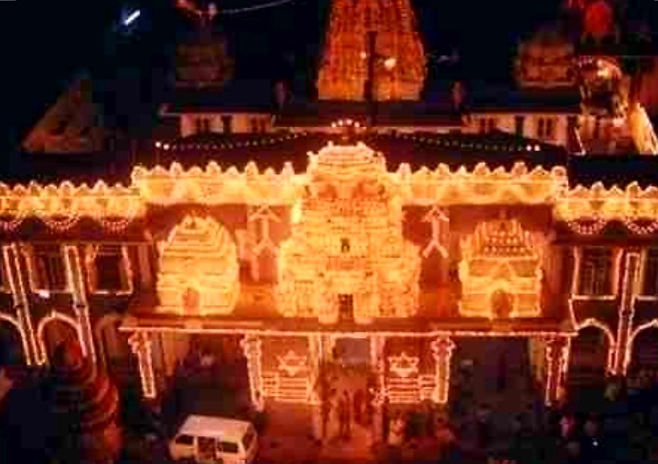 Temple is dedicated to Lord Shiva and Lord Ganesha. The temple is about 800 years old. The name Sharavu is derived from the word 'Shara' which means arrow and has an interesting legend attached to it. Images: credit to the owner