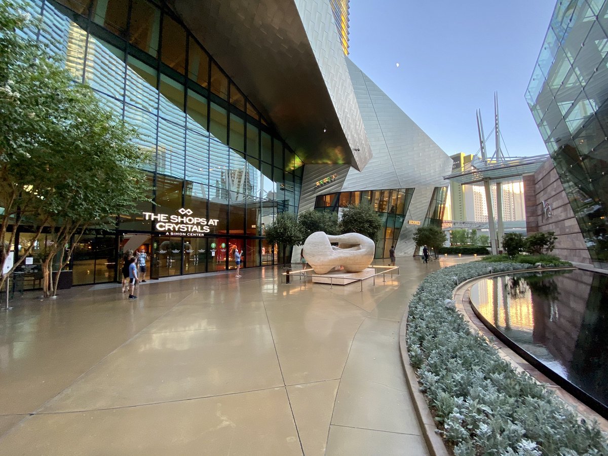 Crystals &ndash; bei  The Shops at Crystals