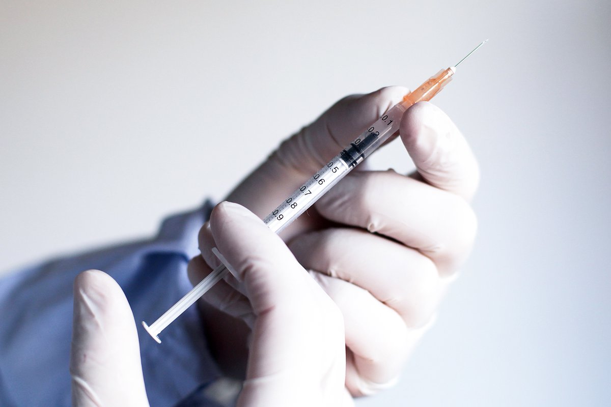 Complex's tweet photo. Russia is reportedly looking to approve a #Coronavirus vaccine within a few weeks: https://t.co/azessRDCsL https://t.co/EmgieTZl08