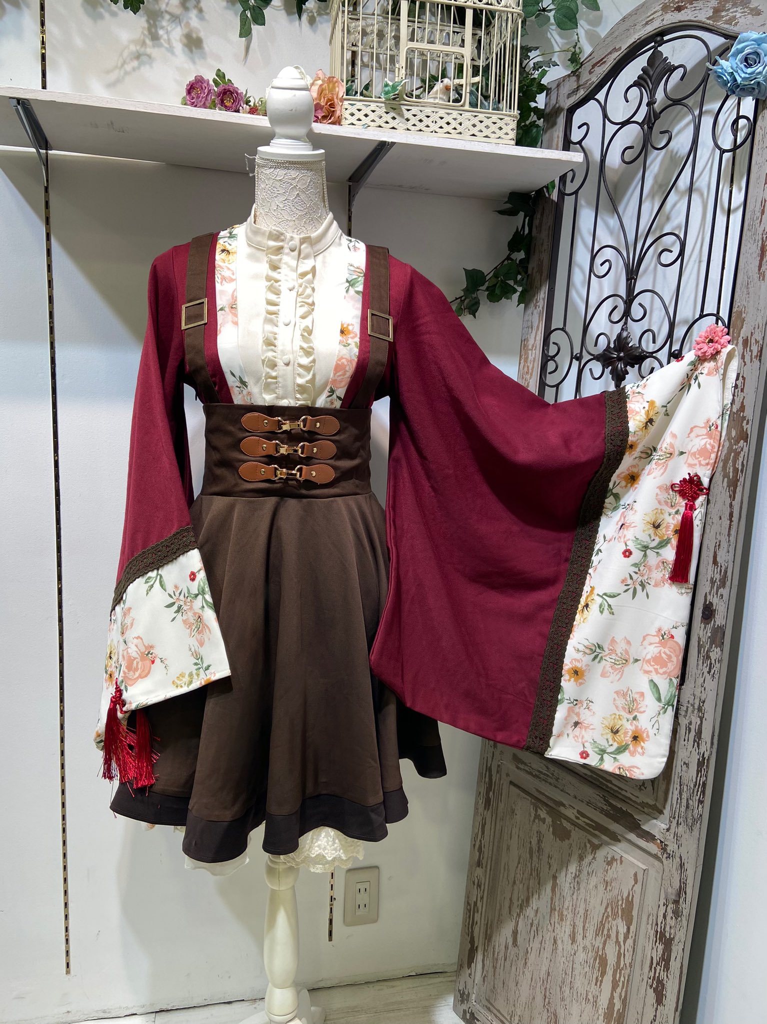 Favorite池袋店 Pa Twitter Favoriteオリジナル 和 スチームパンクのドッキングワンピース 可憐な花柄生地があしらわれた和袖 かっこいいスチームパンク服ジャンスカがドッキングした個性派ワンピース 現在レッドのみ池袋店にございます Ffai032red