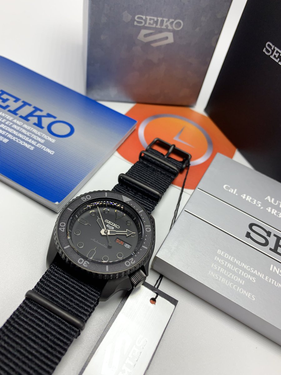 watchap_ph's tweet photo. 🔸AVAILABLE ON HAND🔸
.
NEW SEIKO 5 (STREET STYLE) 
SRPD79K1
Price: Php 15,900
Case Size: 42.5mm
Case Thickness: 13.4mm
Movement: Caliber 4R36 Automatic
.
💯 Guaranteed Authentic! Feel free to message us! 😉
#seiko #seiko5 #streetstyle #blackstealth #watchcollector #watchap https://t.co/CeicDCpna7