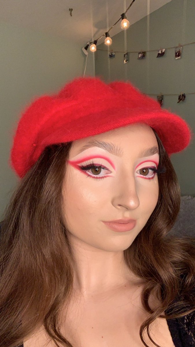 cakefacenicole1's tweet photo. Real life Barbie 😛 https://t.co/9Of2wu4PBN