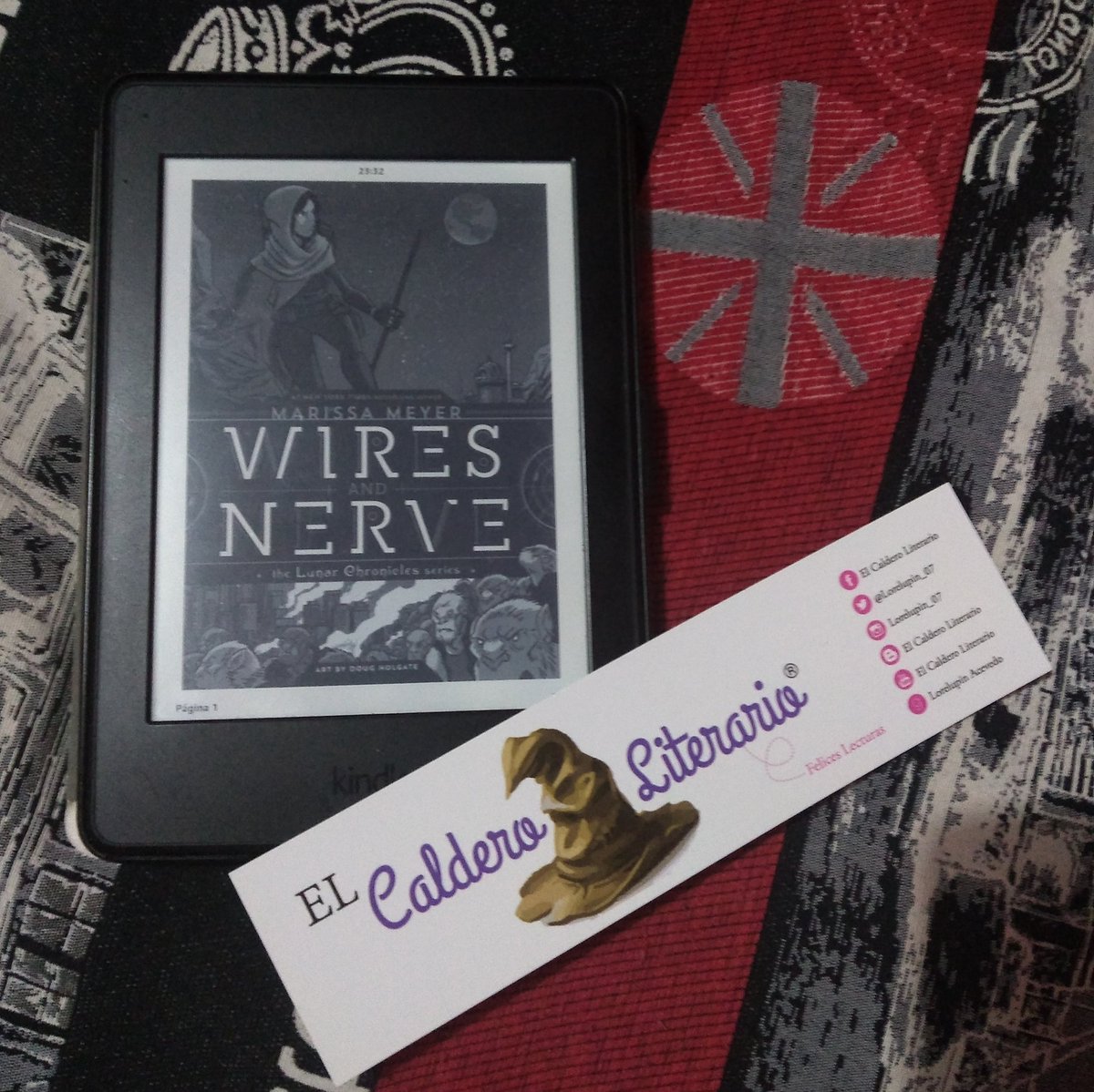 Lorelupin_07's tweet image. Lo sé, no debería leer estás cosas si se que no me van a gustar, pero el "¿Y si me llega a gustar?" Puede más conmigo, pero como siempre les digo...¡Acérquese bajó su propio riesgo!

#WiresAndNerves #Libro1 @marissa_meyer @vreditorasya @VReditoras

calderoliterario7.blogspot.com/2020/07/m-c-y-…