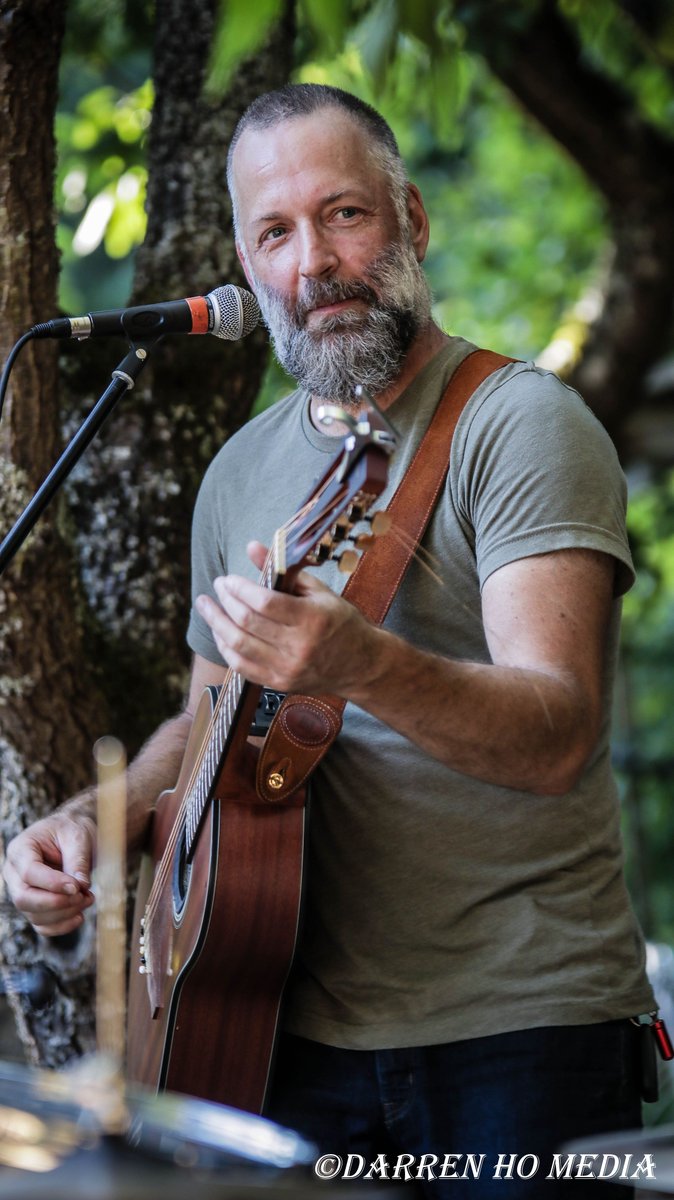 DarrenHoMedia's tweet photo. VIDEOS: #VictoriaHouseConcertB presents @ibreakstrings
on Saturday, July 18, 2020 - https://t.co/Jagt7x9Bn7
#HoldMeOn #TellYouTwice #MakeMake #BothHands #AWhooHoo #YouKnowIDo #Roam #LookAround #BackyardConcert #YYJ #YYJMusic #HouseConcert #LiveMusic #SocialDistance #VHCB https://t.co/WWjPreDiUQ