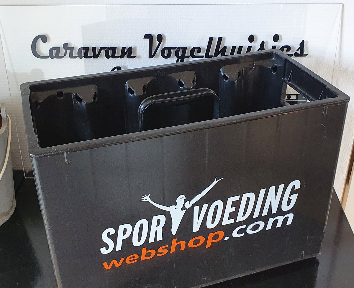 Voor mn buurman GJ  en JO13
De voetbal drink krat aangepast  , ;-) #scdoesburg #voetbal #doesburg #playtime #custom