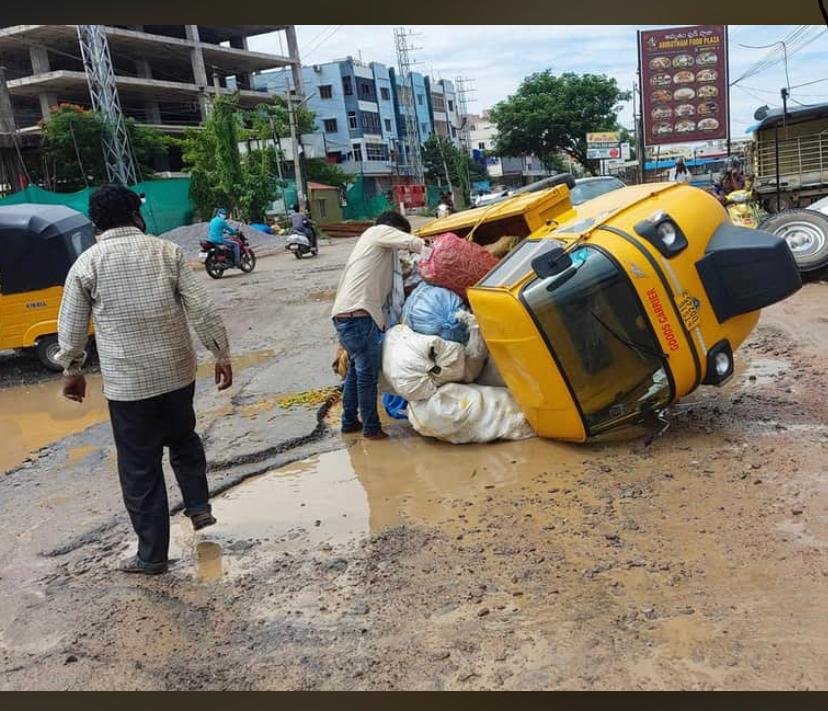PapamalD's tweet photo. World class city....
Please visit us as soon as possible..
Location : Beeramguda Kaman road.
@KTRTRS @trspartyonline @TRSGMR @KPRTRS 
@arvindkumar_ias @GHMCOnline https://t.co/Gbr3q8bQjk