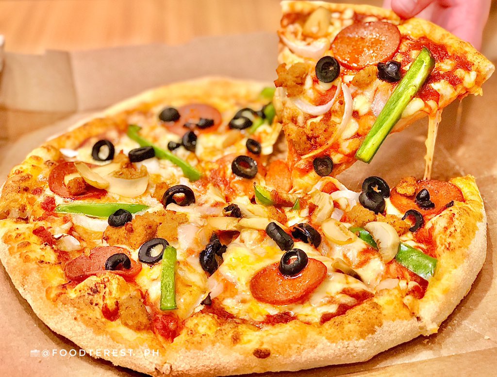 foodterest_ph's tweet photo. Domino's Deluxe ๐๐๐
๐ธ @FaithDolendo
@dominos @dominosPH
#Dominos #DominosPh #DominosPizza #DominosDeluxe https://t.co/vOyrxlXSKR