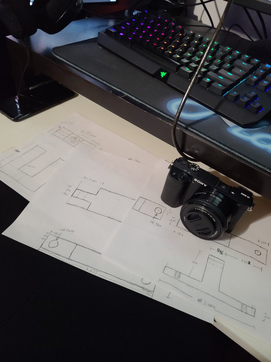Im_AceofSpades's tweet image. I mentioned I designed a mount for my camera a few days ago...

Today I machined and installed it 😊
#CNCmill #buildingstuff