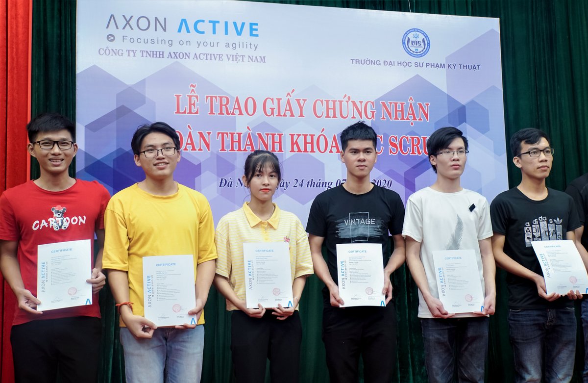 AxonActiveVN's tweet image. Last week, the Da Nang University of Technology and Education students completed the Scrum Course at Axon Active. 
View full of the beautiful moments here: bit.ly/334r21u

#axonactive #scrum #scrumcourse
