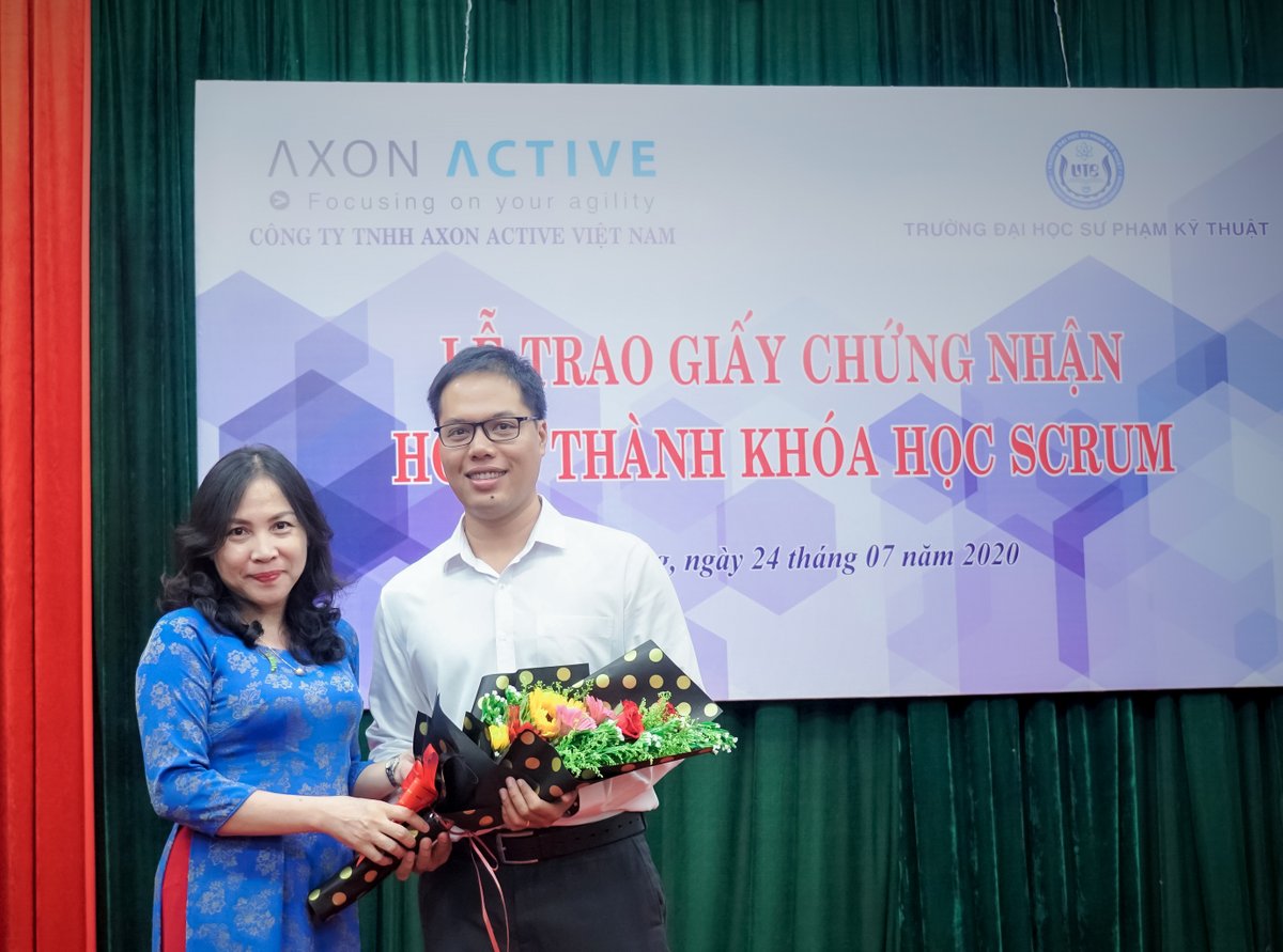 AxonActiveVN's tweet image. Last week, the Da Nang University of Technology and Education students completed the Scrum Course at Axon Active. 
View full of the beautiful moments here: bit.ly/334r21u

#axonactive #scrum #scrumcourse