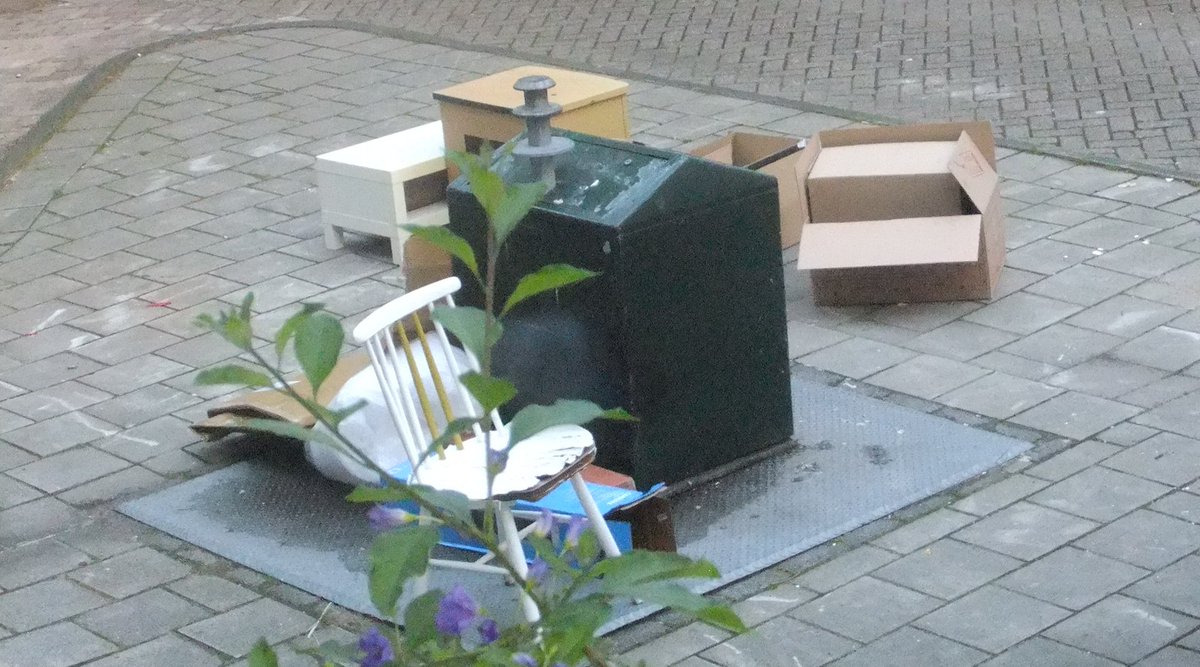 poeetweet's tweet photo. #GrofVuil Woensdag 29-07-2020 #Ophaaldag https://t.co/7dSmXShlq0
