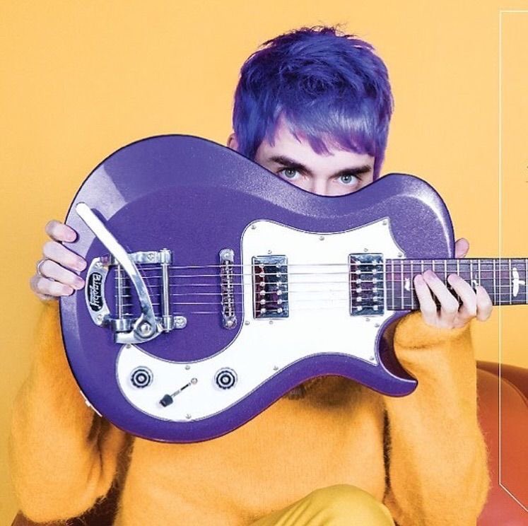 — awsten knight and my fav pics of him ; a thread.